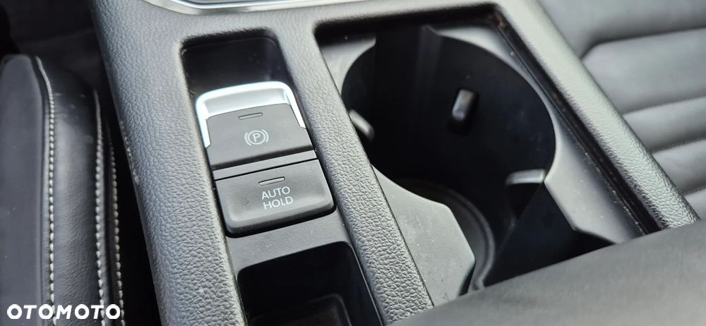 Volkswagen Passat Variant 2.0 TDI 4Mot Elegance DSG - 21