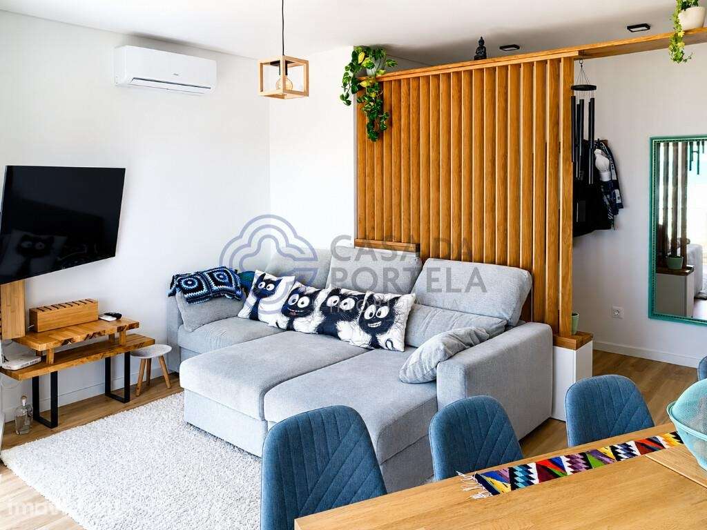 Andar Moradia T2 na 1ª linha de mar da Praia de Angeiras, para venda. - Grande imagem: 2/10