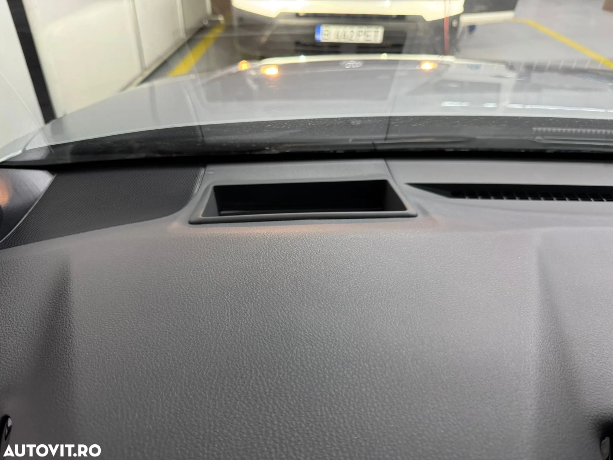 Toyota Camry 2.5 HEV Luxury - 23