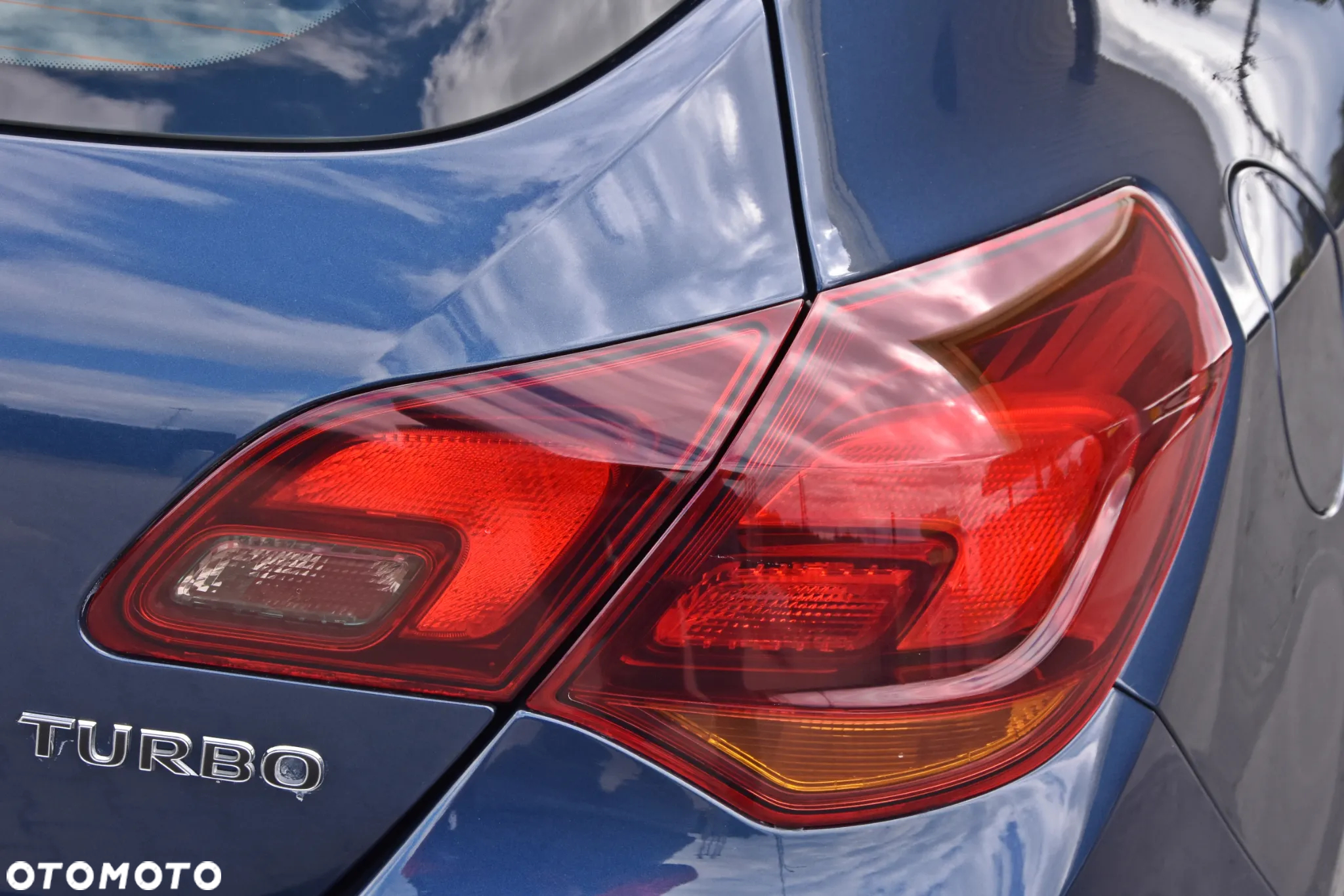 Opel Astra 1.6 Turbo Cosmo - 39