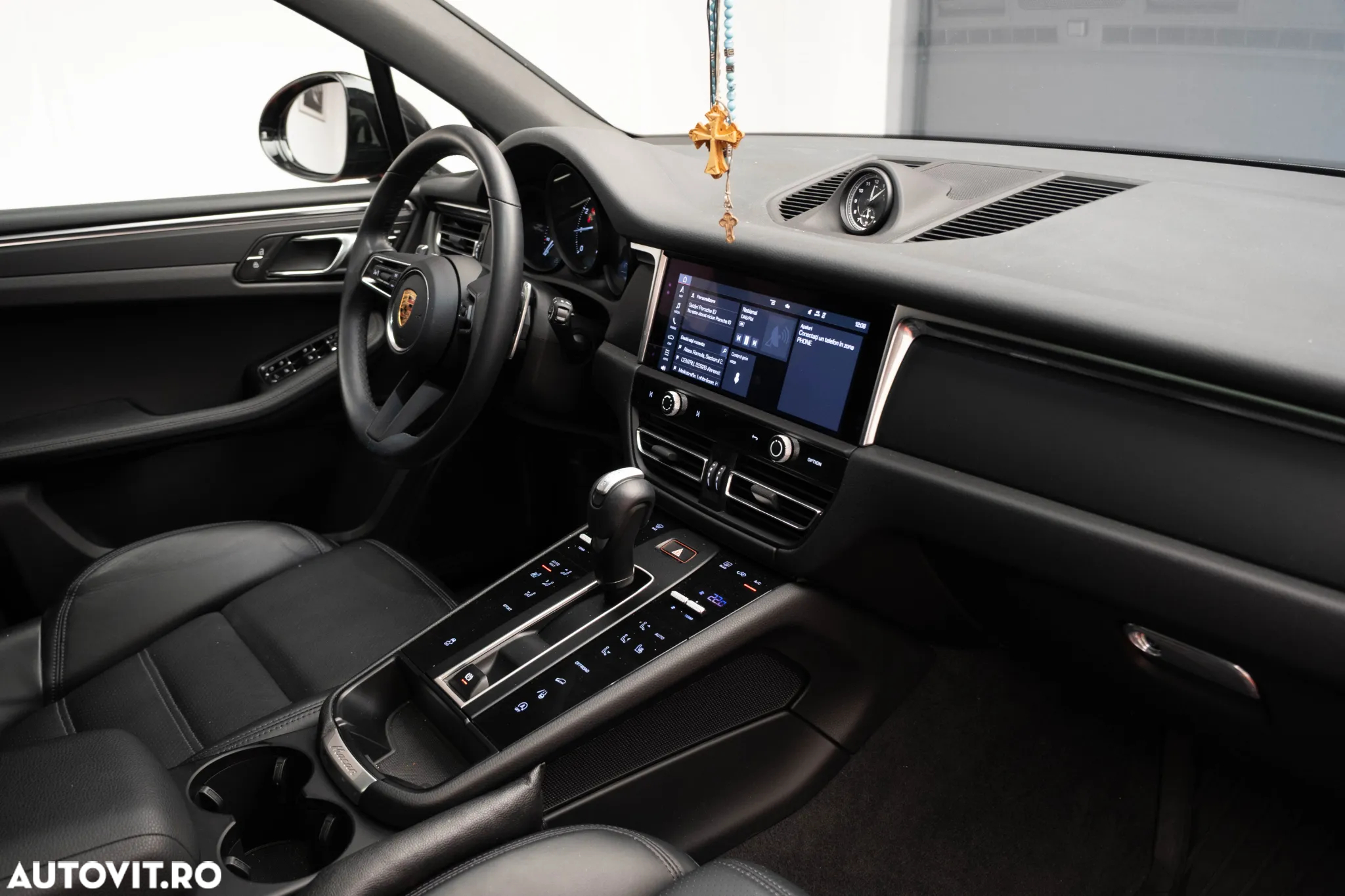 Porsche Macan T - 29
