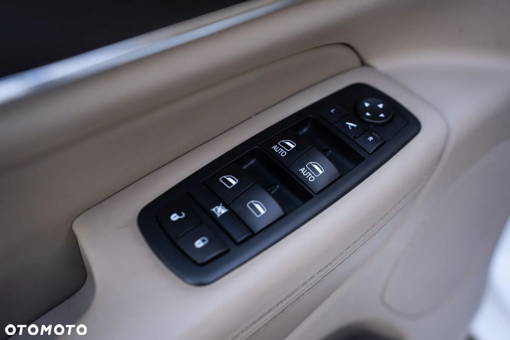 Jeep Grand Cherokee - 17