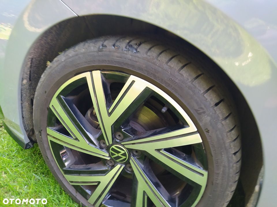 Volkswagen Golf - 25