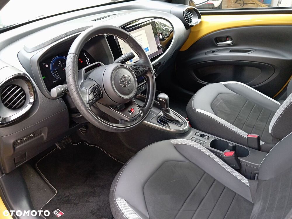 Toyota Aygo X Hybrid 1.5 Style e-CVT - 10