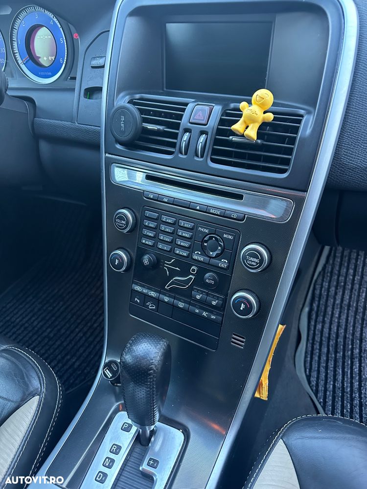 Volvo XC 60 D5 AWD A6 Basic - 3