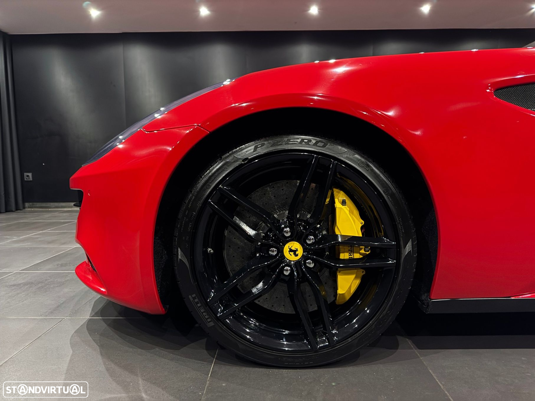 Ferrari FF - 8