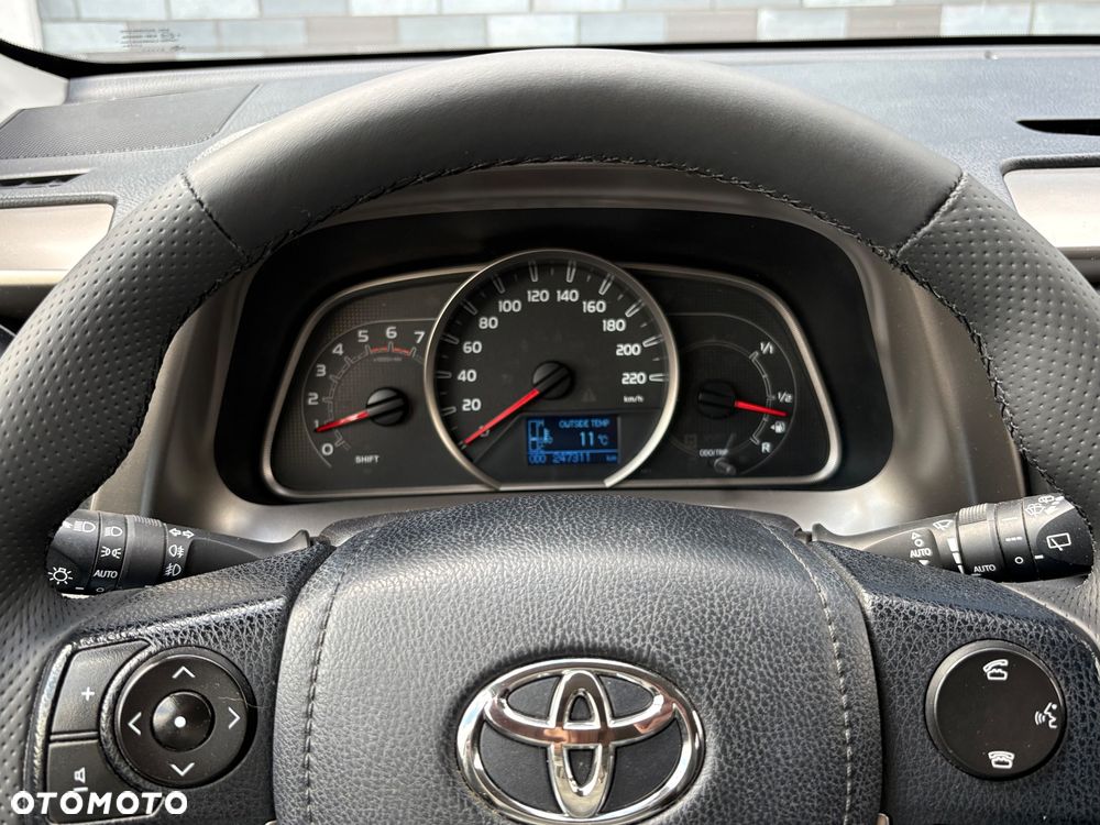 Toyota RAV4 2.0 D-4D Premium - 10