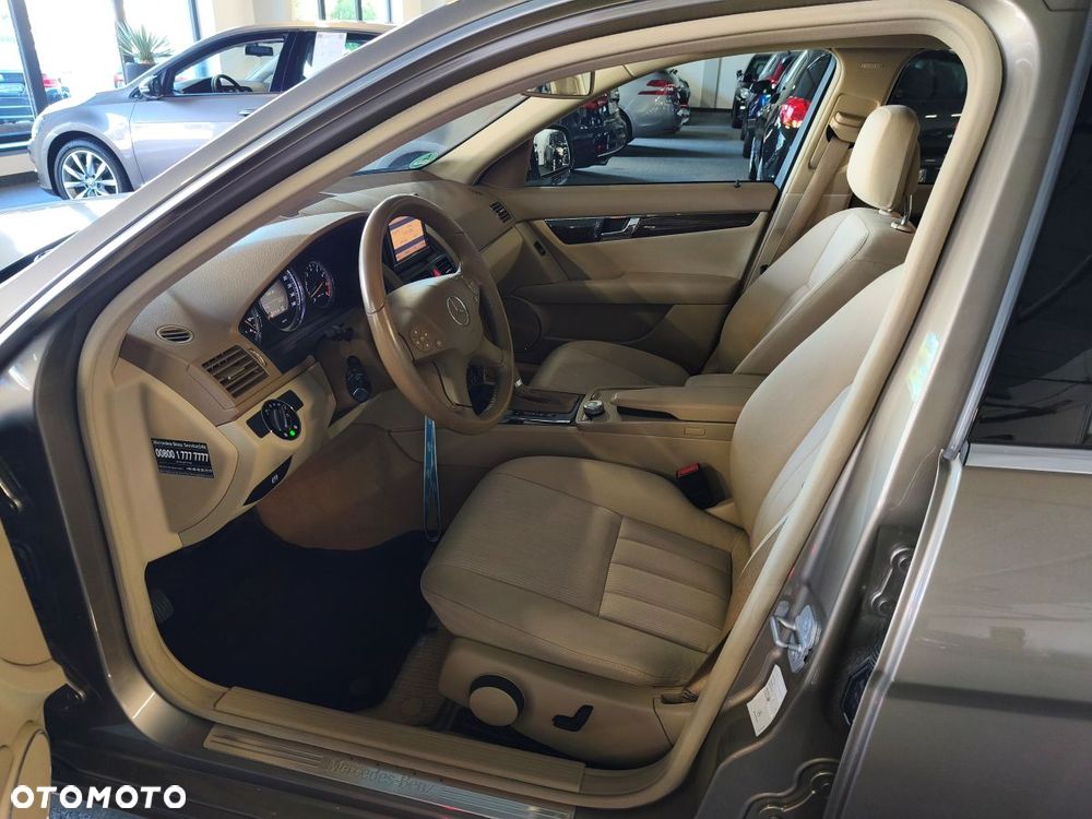 Mercedes-Benz Klasa C 280 4Matic 7G-TRONIC Elegance - 6