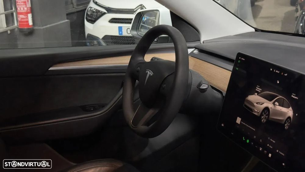 Tesla Model Y Long Range Dual Motor AWD - 21