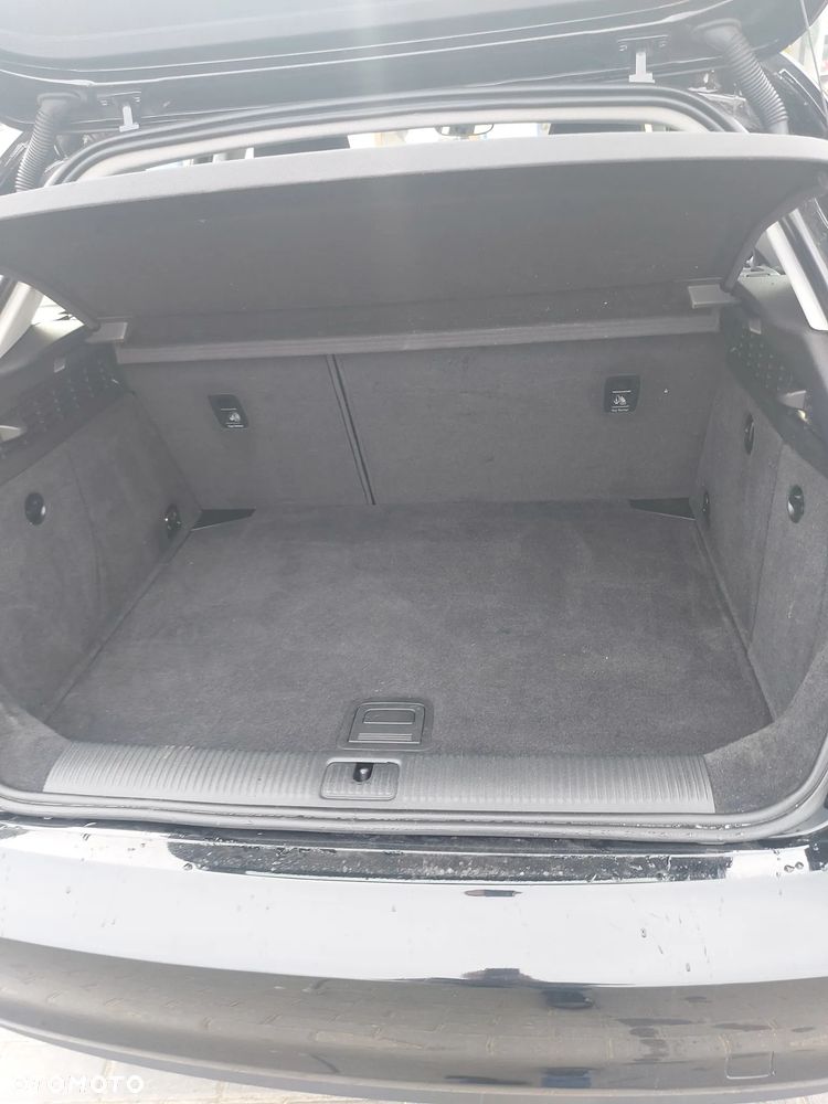 Audi A3 Sportback 1.6 TDI DPF Ambiente - 11