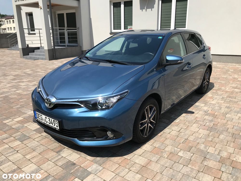 Toyota Auris - 1