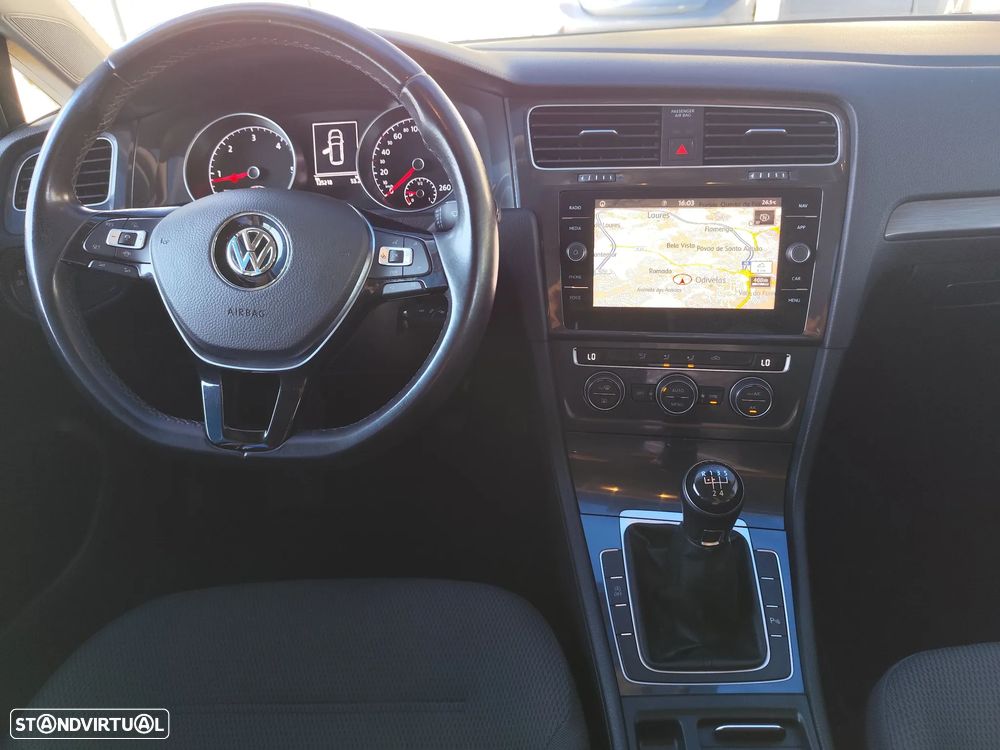 VW Golf Variant 1.6 TDi Confortline - 25