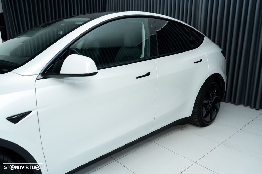Tesla Model Y Standard - 13