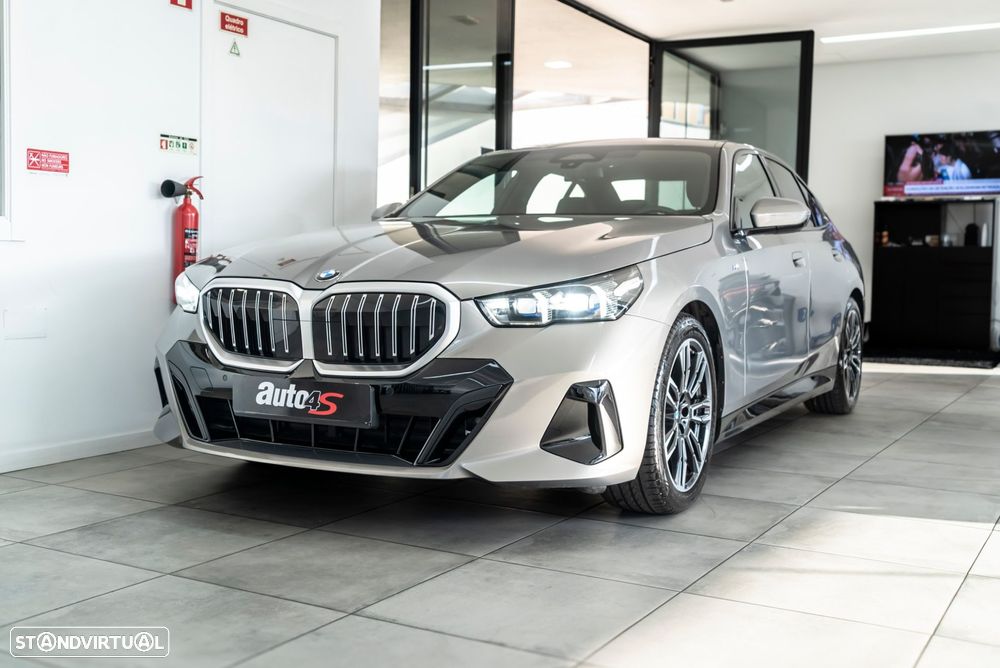 BMW 520 d Pack Desportivo M - 2