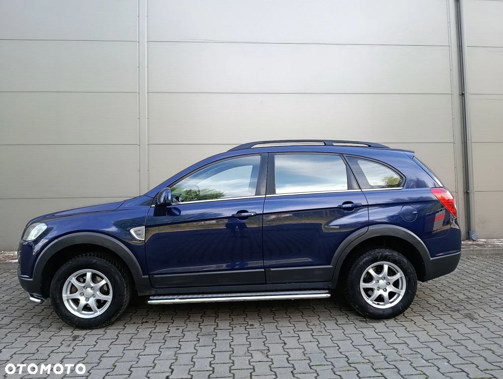 Chevrolet Captiva 2.4 LS 5os - 22