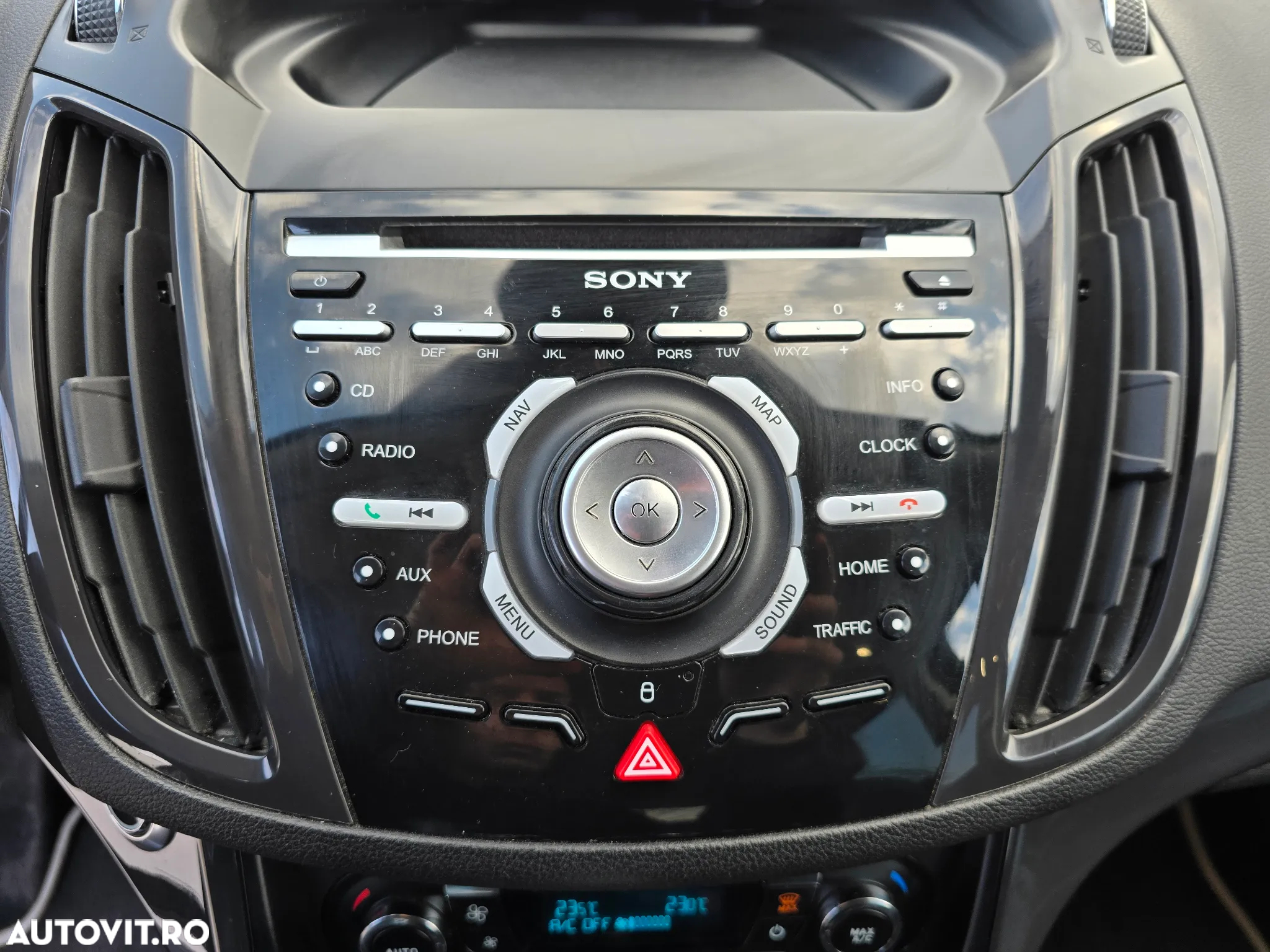 Ford Kuga 2.0 TDCi 4WD Powershift Titanium - 23