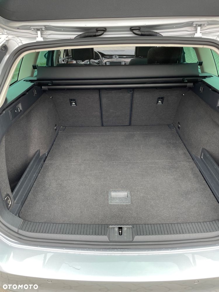 Volkswagen Passat Variant 2.0 TDI SCR DSG Highline - 33