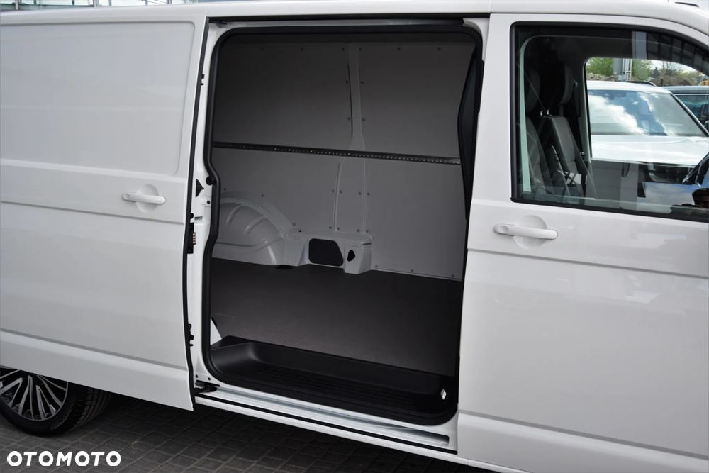 Volkswagen Transporter Kombi L2H1 4Motion DSG - 12