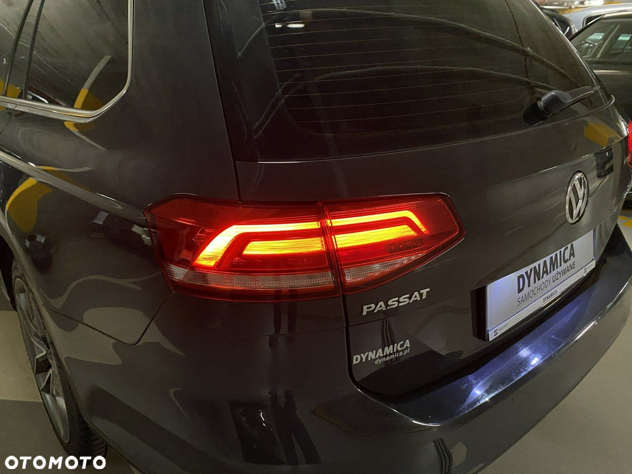 Volkswagen Passat - 11