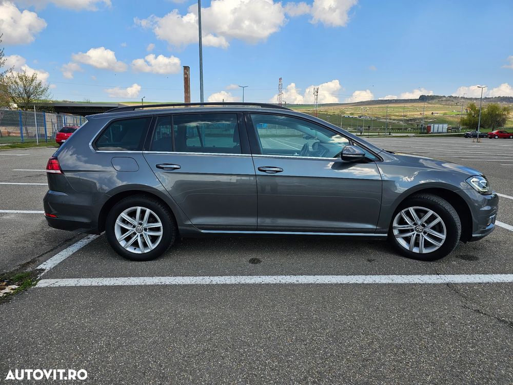 Volkswagen Golf - 10