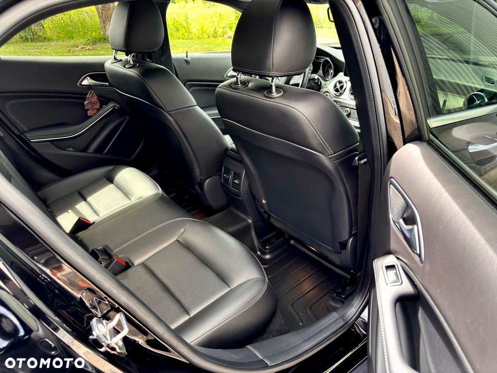 Mercedes-Benz GLA 250 7G-DCT AMG Line - 19