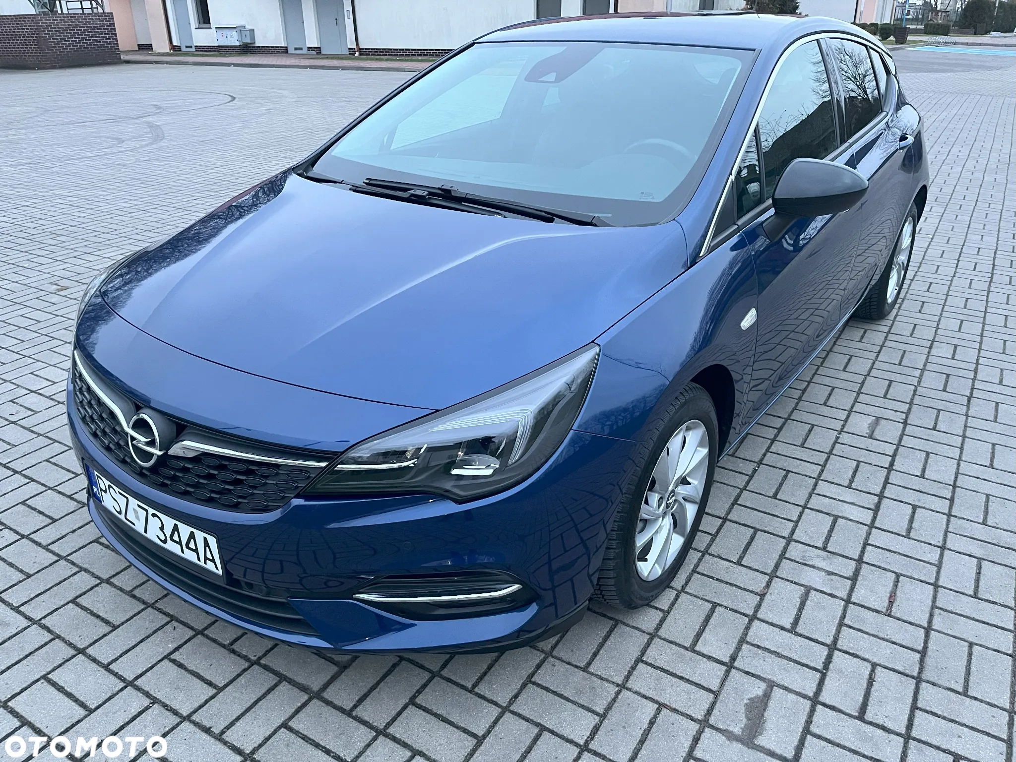 Opel Astra V 1.2 T Elegance S&S - 2