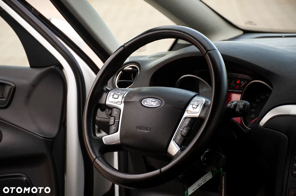 Ford S-Max 2.0 TDCi DPF Champions Edition - 30