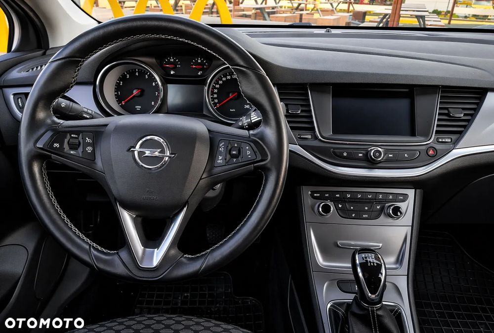 Opel Astra 1.4 T Dynamic - 9