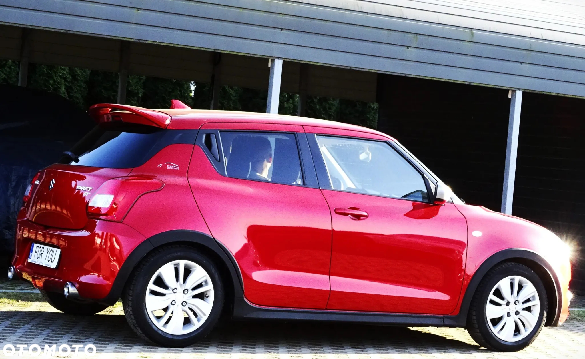 Suzuki Swift 1.2 Premium Plus - 11