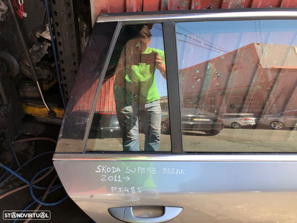 SKODA SUPERB II BREAK PORTA TRÁS DIREITA - PT485 - 2