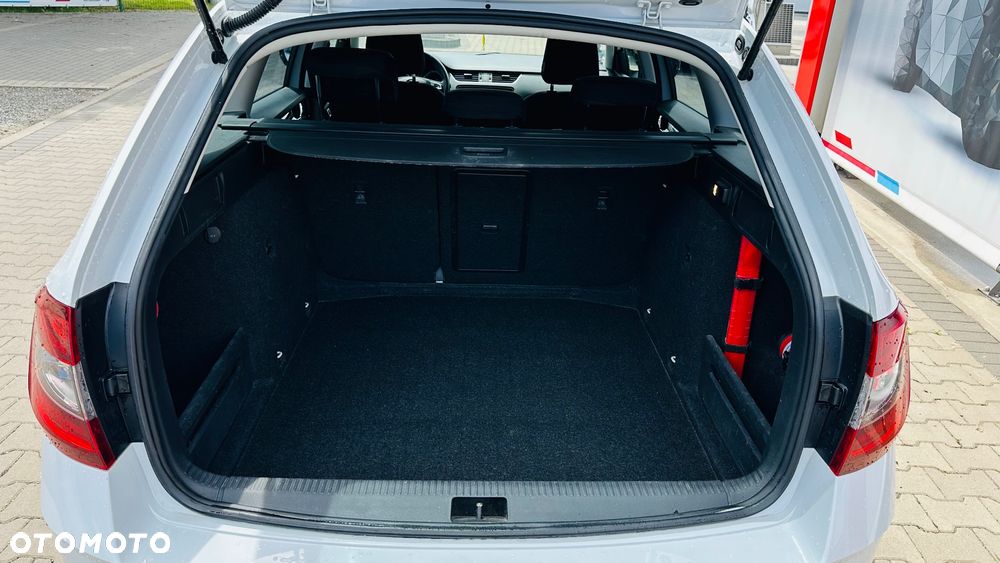 Skoda Octavia 2.0 TDI Style DSG - 32