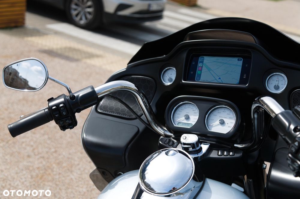 Harley-Davidson Touring Road Glide - 19