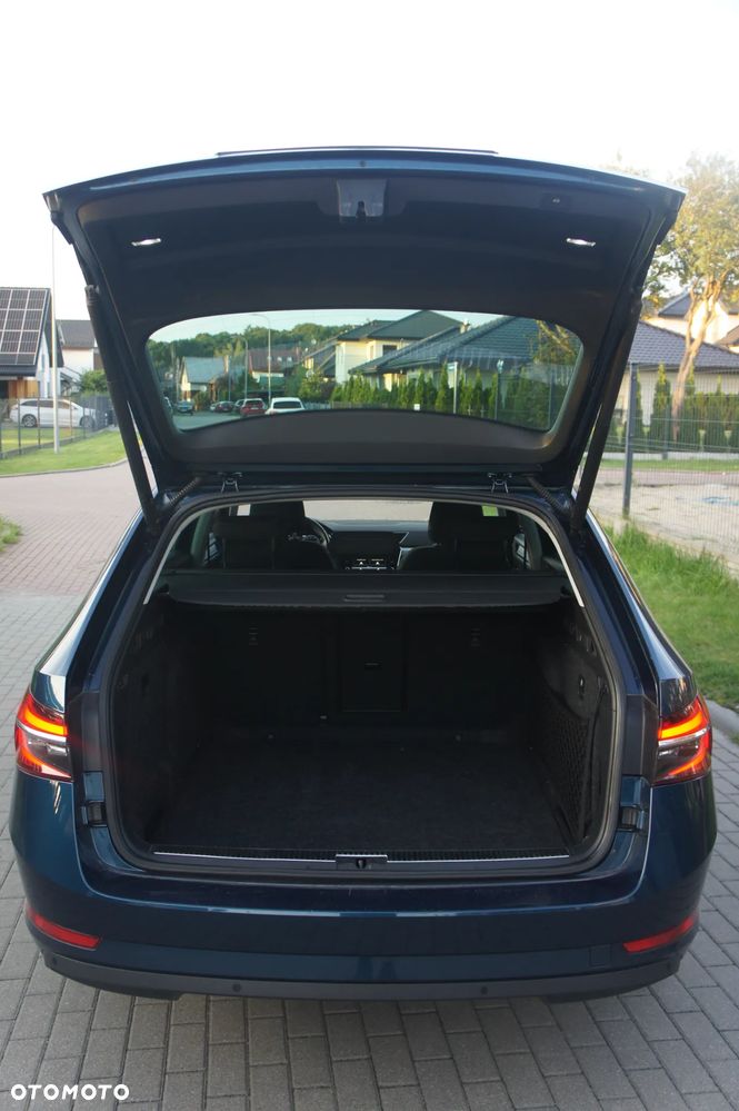 Skoda Superb 2.0 TDI SCR Ambition DSG - 8