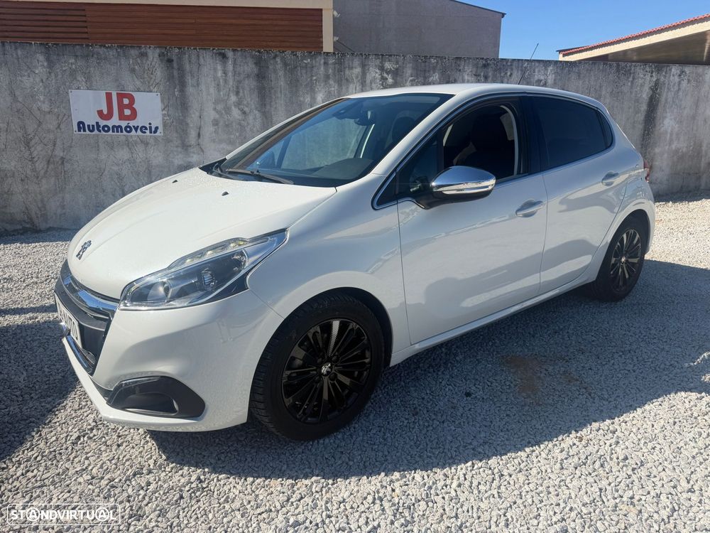 Peugeot 208 1.2 PureTech Allure - 1