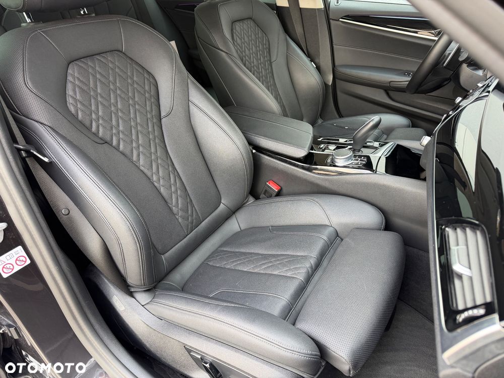 BMW Seria 5 530e PHEV M Sport - 10