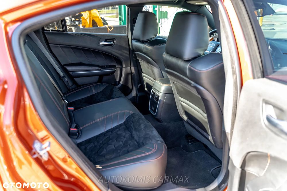 Dodge Charger 6.4 Scat Pack - 25