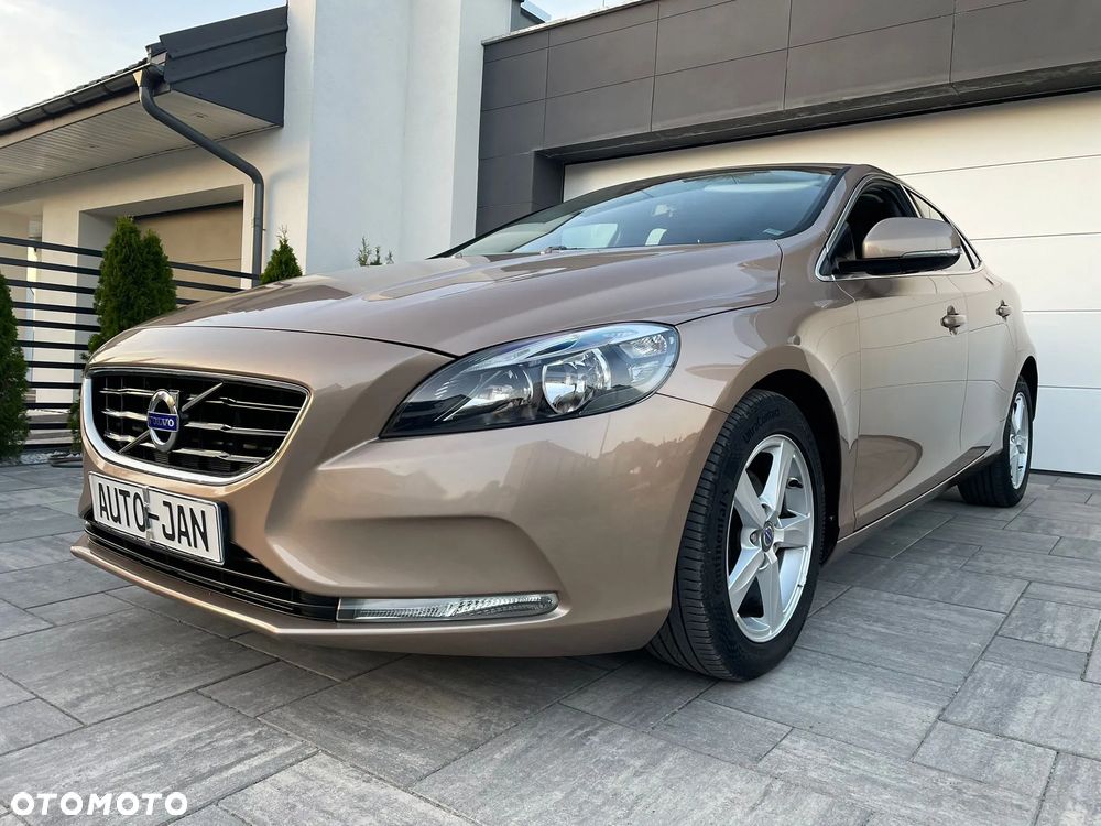 Volvo V40 D2 Summum - 1
