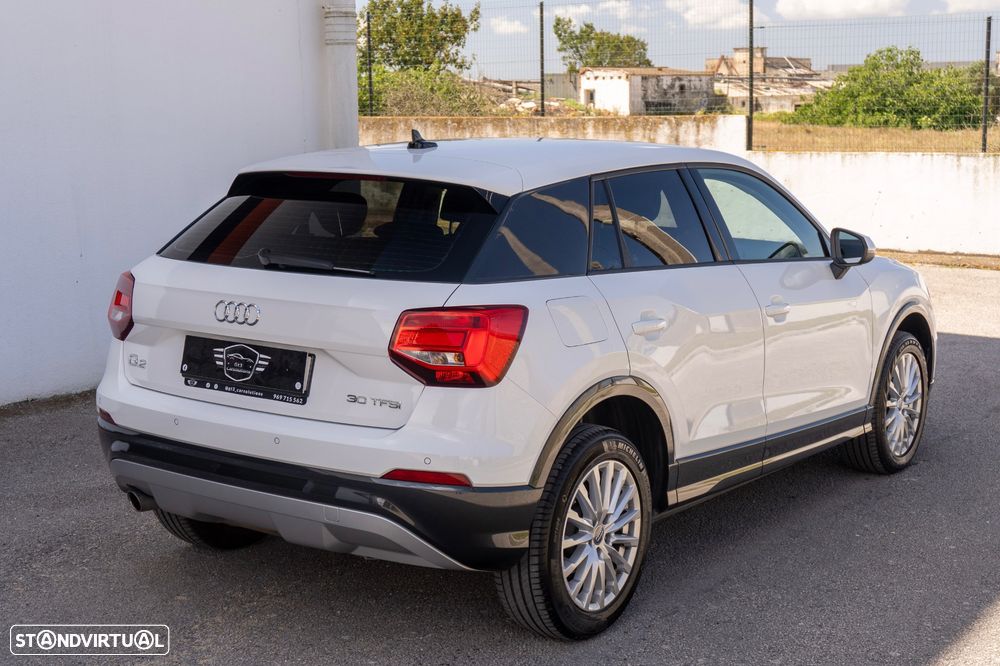 Audi Q2 30 TFSI Design S tronic - 8