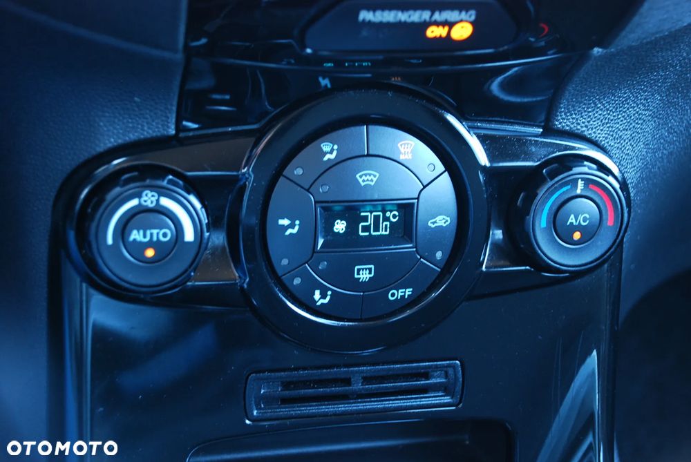 Ford Fiesta 1.0 EcoBoost Titanium EU6 - 24