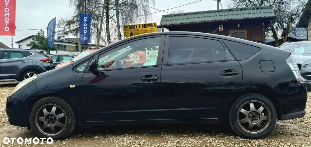 Toyota Prius - 4