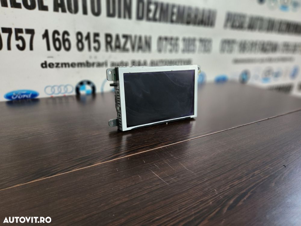 Display Navigatie Audi A5 8T Audi A4 B8 An 2007-2008-2009-2010-2011-2012-2013-2014-2015 Dezmembrez Audi A5 8T 2.7 Tdi Euro 5 Motor CGKA Cutie Automata MMW Bixenon Volan Stanga - Dezmembrari Arad - 1