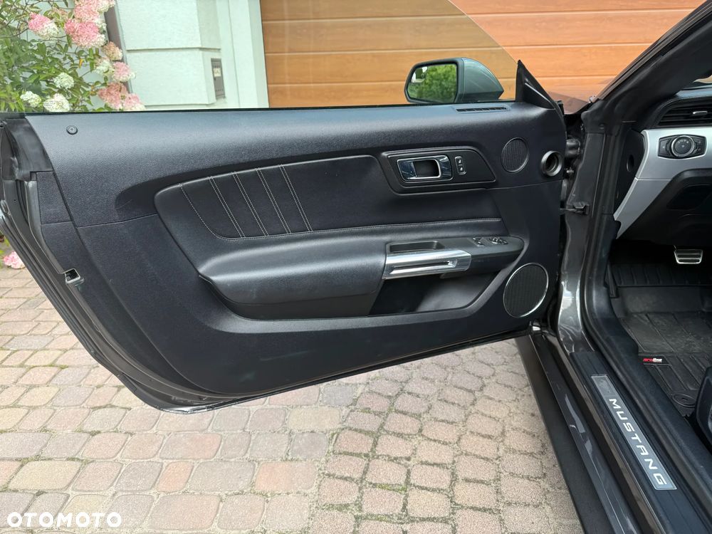 Ford Mustang 5.0 V8 GT - 16