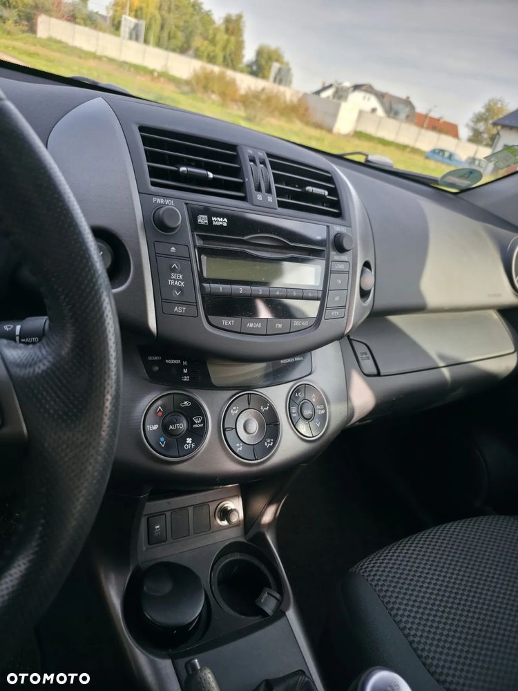 Toyota RAV4 - 12