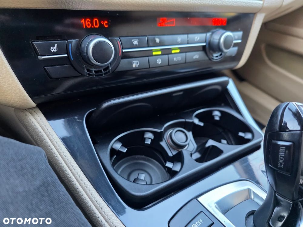 BMW Seria 5 520d Sport-Aut - 34