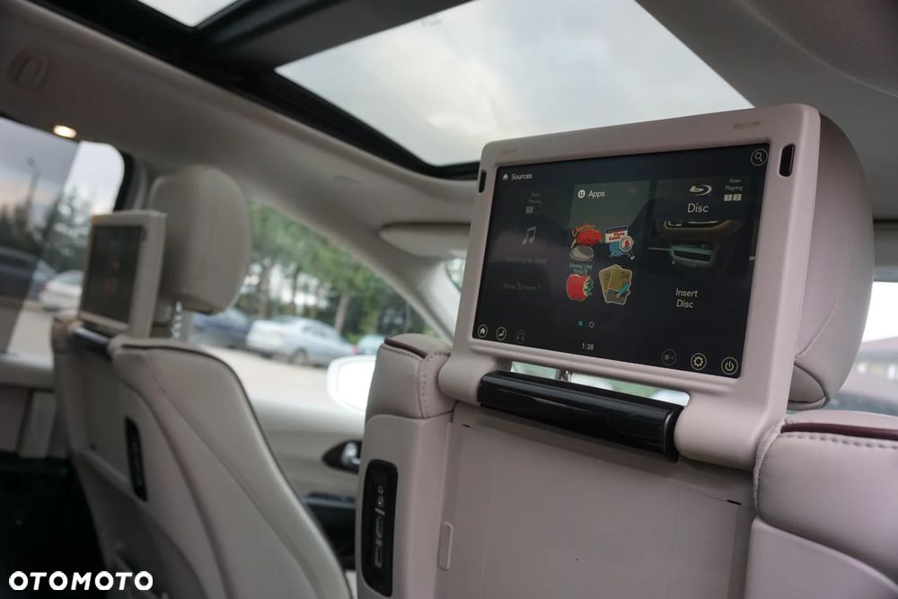 Chrysler Pacifica - 18