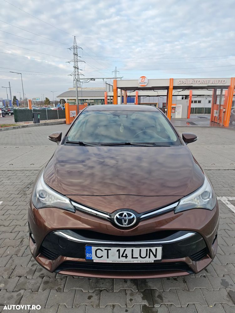 Toyota Avensis 2.0 D-4D Executive Terracotta - 8