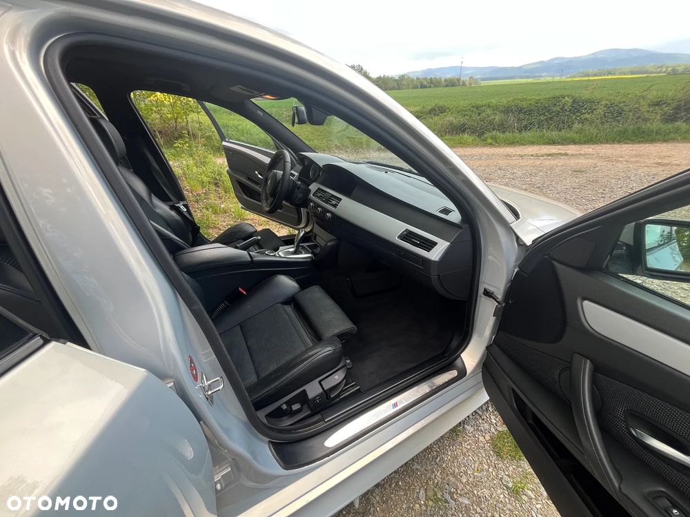 BMW Seria 5 530xd - 24