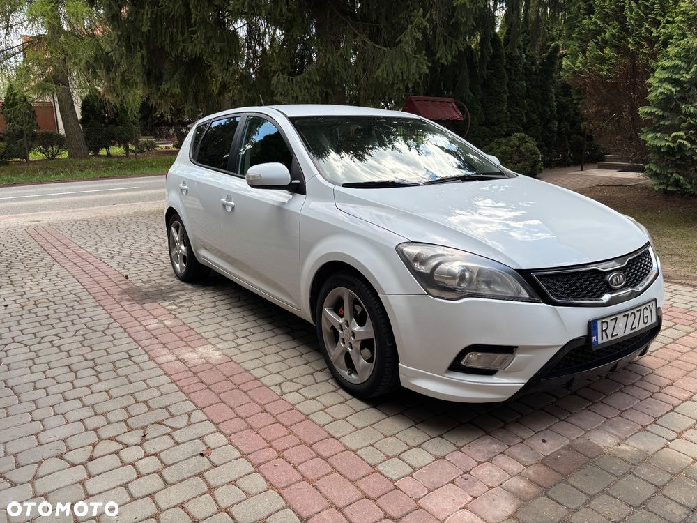 Kia Ceed - 4