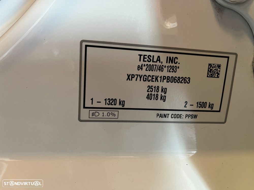 Tesla Model Y Long Range Dual Motor AWD - 29