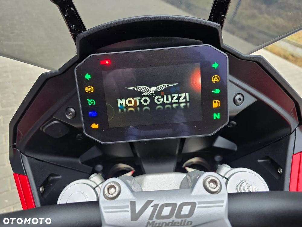 Moto Guzzi V100 Mandello - 28